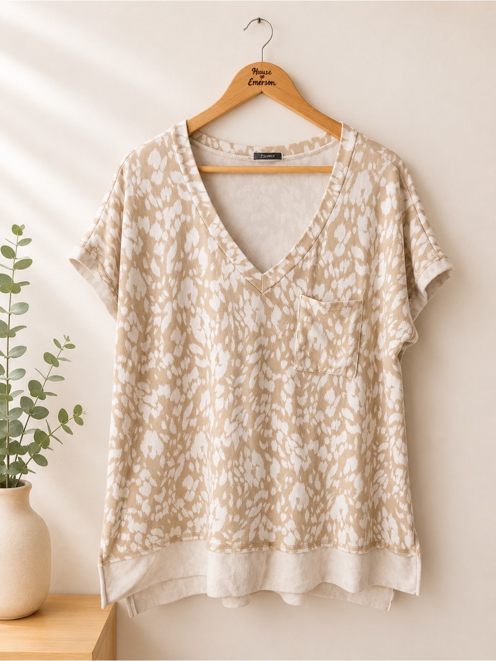Jodifl Animal Print V-Neck Top Size M